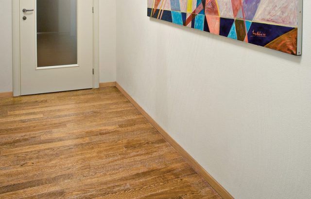 battiscopa in legno
