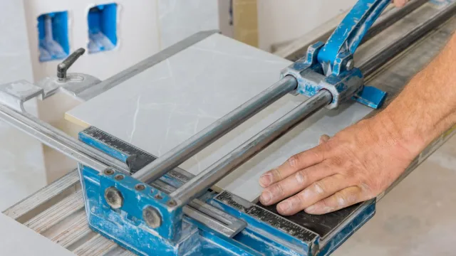 La posa dei pavimenti le fasi e l'ordine per il cantiere edile
