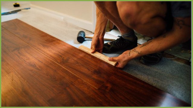 Come posare un nuovo pavimento in legno su uno già esistente