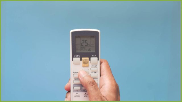 telecomando per condizionare in primo piano
