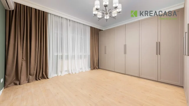 Parquet chiarissimo: illumina i tuoi ambienti con stile e eleganza